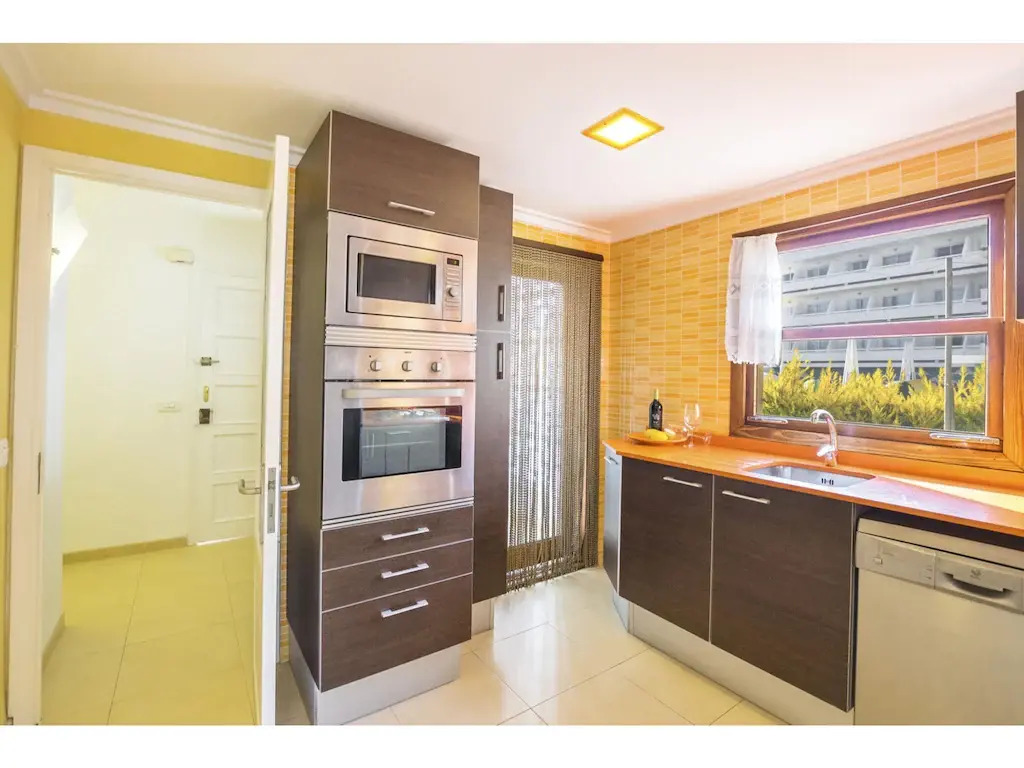 Nice renovated apartment 100 meters from the beach with Air Conditioning