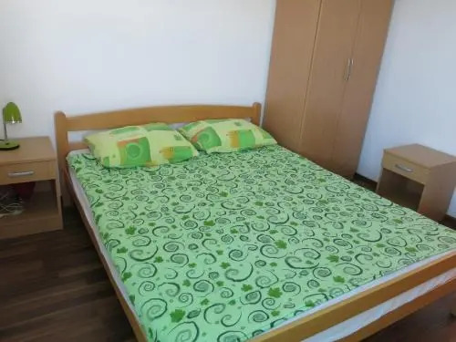 Viktors House Sutomore