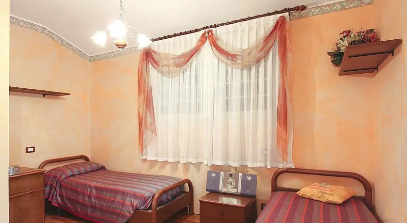 Villa Yellow