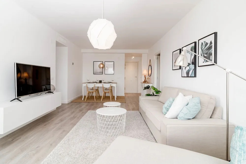 ALB301-New 2 bedroom apt with shared roof top pool