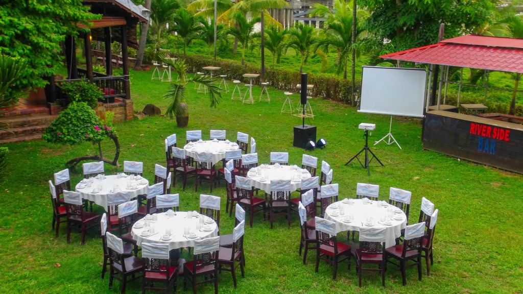 Pho Hoi Riverside Resort
