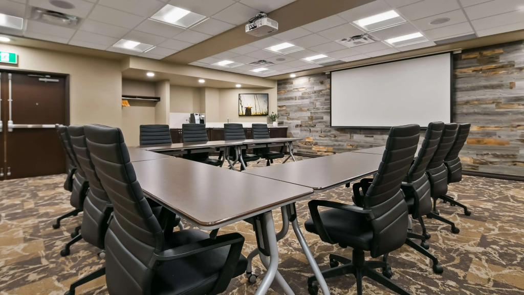 Best Western Plus Lacombe Inn and Suites