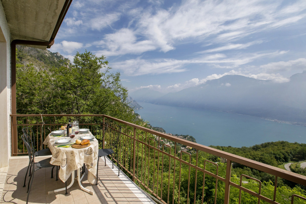 Tremosine Wonderful Lake View 2
