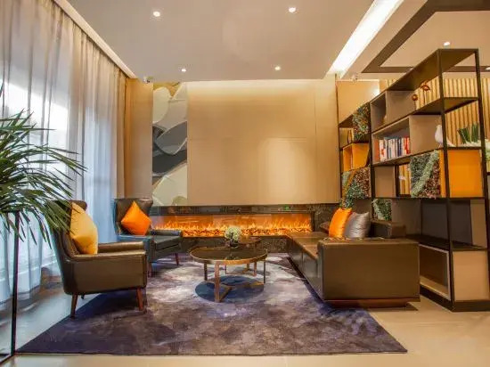 Homeinn Selected Hotel (Chiping Wenhua Road People's Square)