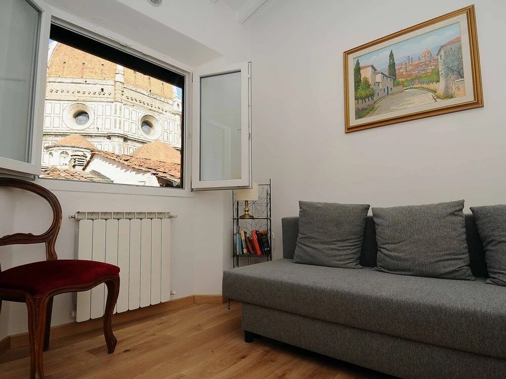 Apartment overlooking the Duomo, it seems to touch it
