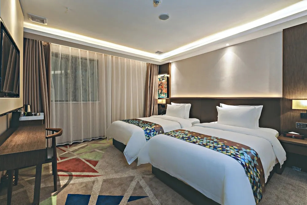 CHEERMAY HOTELS (Guangzhou Pazhou Exhibition Center Chigang Metro Station)
