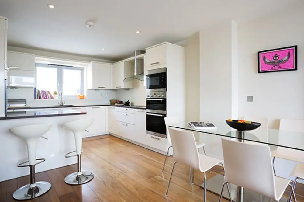Veeve - Walk to Tower of London, 2 bed on Henriques St, City