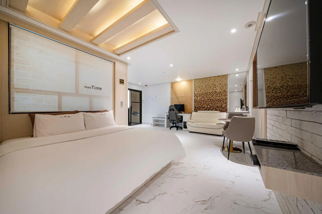 Time Hotel