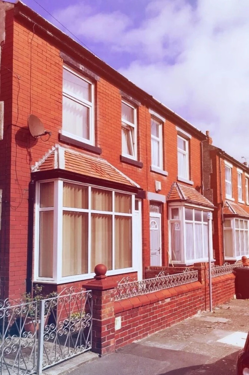 4-bed House 10min Walk to Town Centre in Blackpool