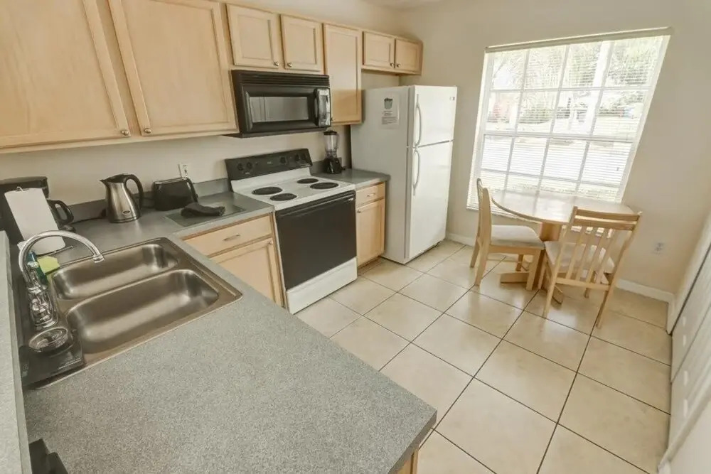 Southern Palms Pool 3 Bedroom Home by RedAwning
