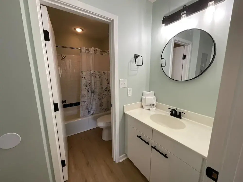 2d West Hyde Park 3 Bedroom Condo