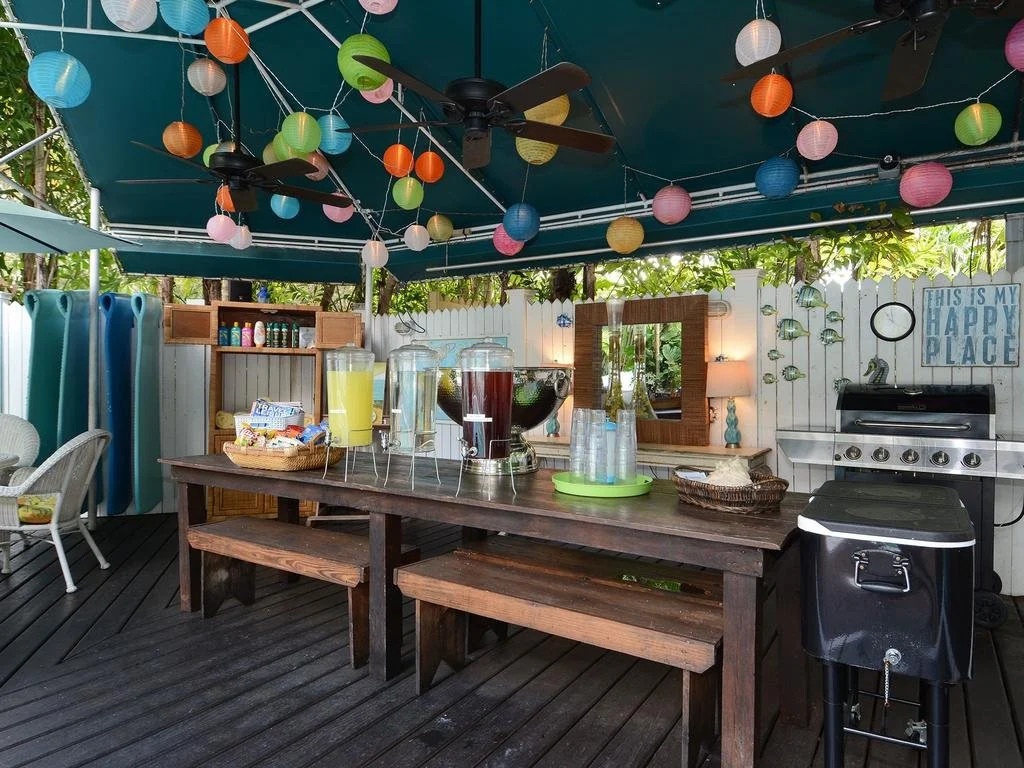 Pineapple Point Guesthouse & Resort - Gay Mens Resort