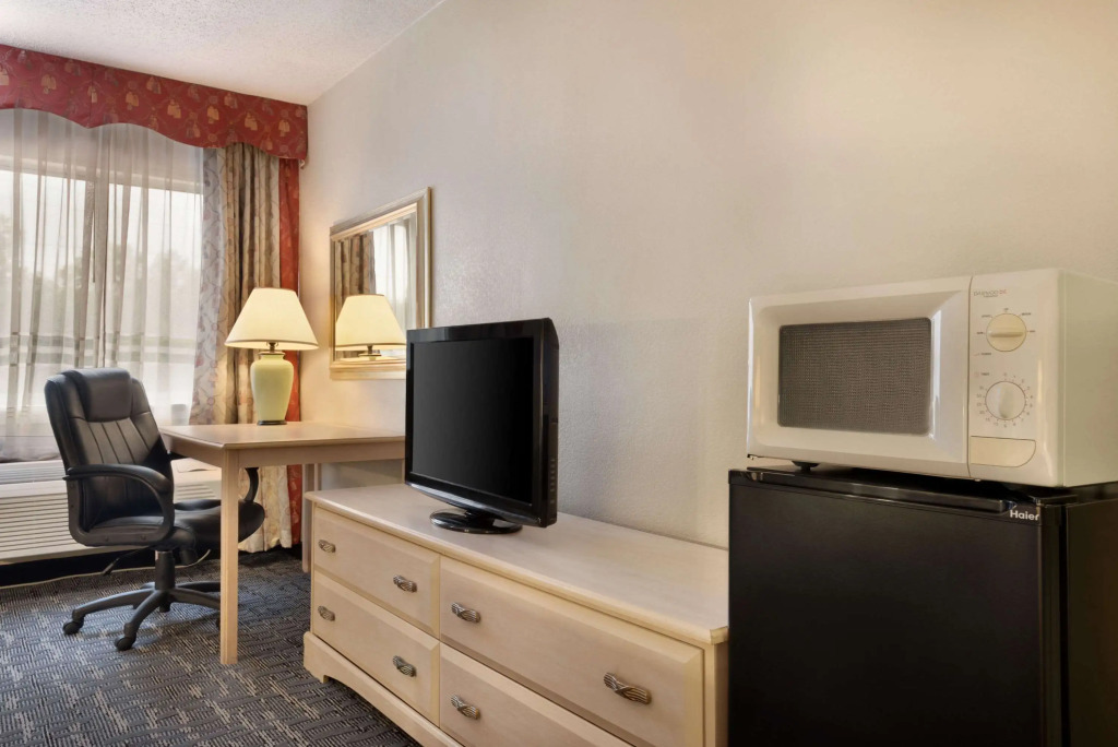 Baymont by Wyndham Des Moines North