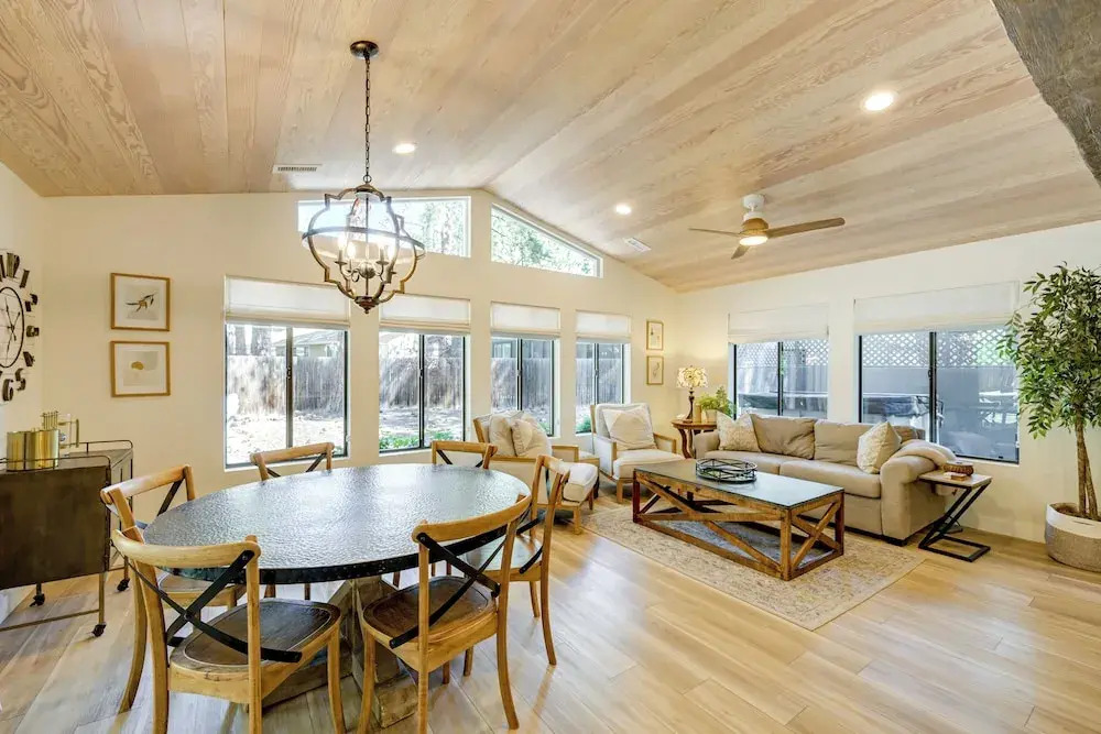 Stylish Flagstaff Hideaway w/ Hot Tub & Fire Pit!