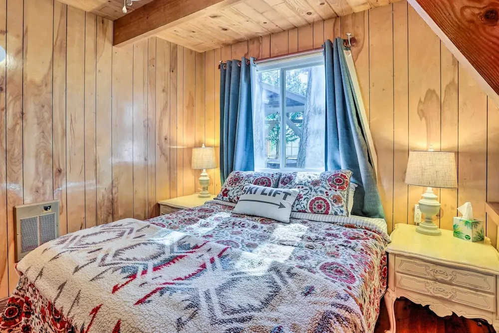 Cozy A-Frame w/ Hot Tub Near Arrowbear Lake