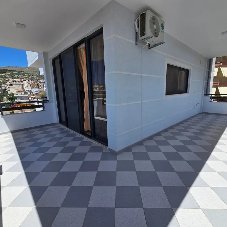 Lazy Roo Hostel Saranda