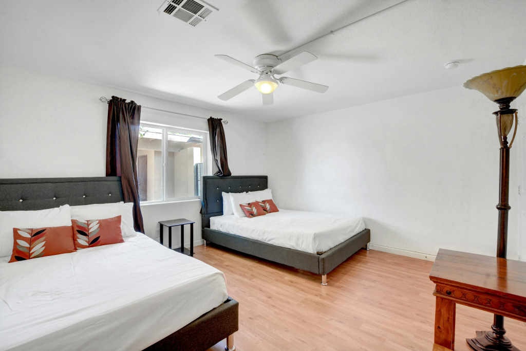 Vibrant in Vegas 4 Bd with Shimmering Pool!