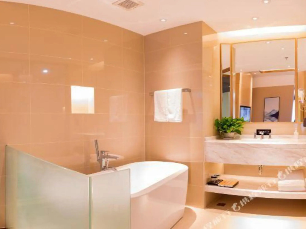 Chongqing Chaomu Collection Hotel (Banan Wanda Xuetangwan Subway Station)