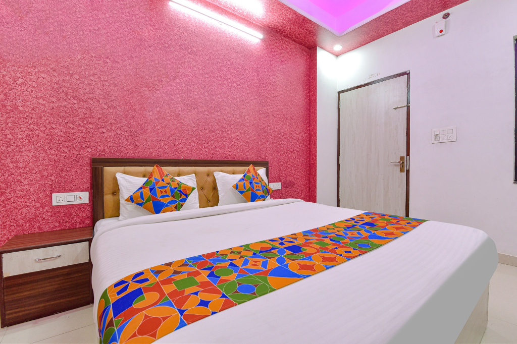Fabhotel The Lotus