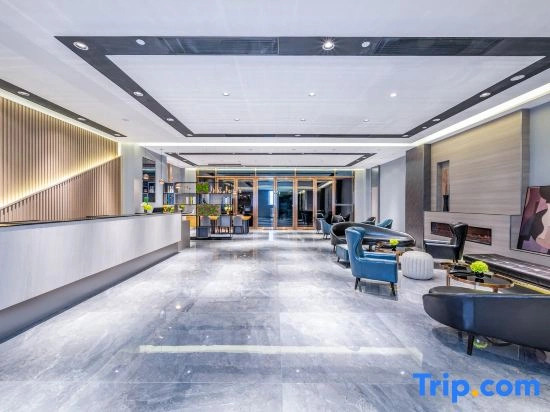 HomeInn Business Hotel (Weifang Yixin Street North of High-speed Railway Station)