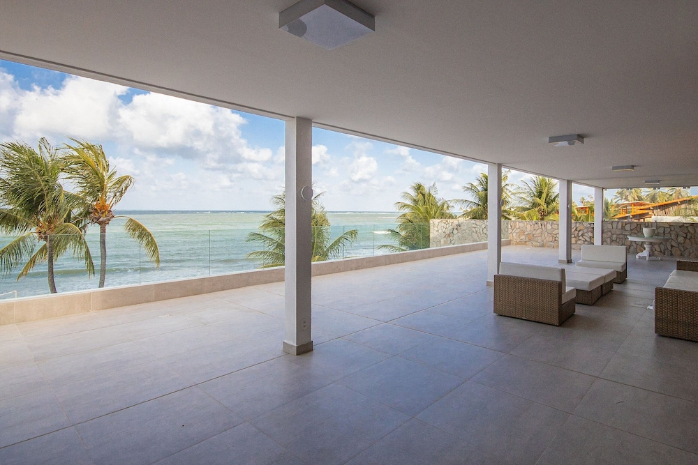 Casa dos Corais - Foot in the Sand by Carpediem