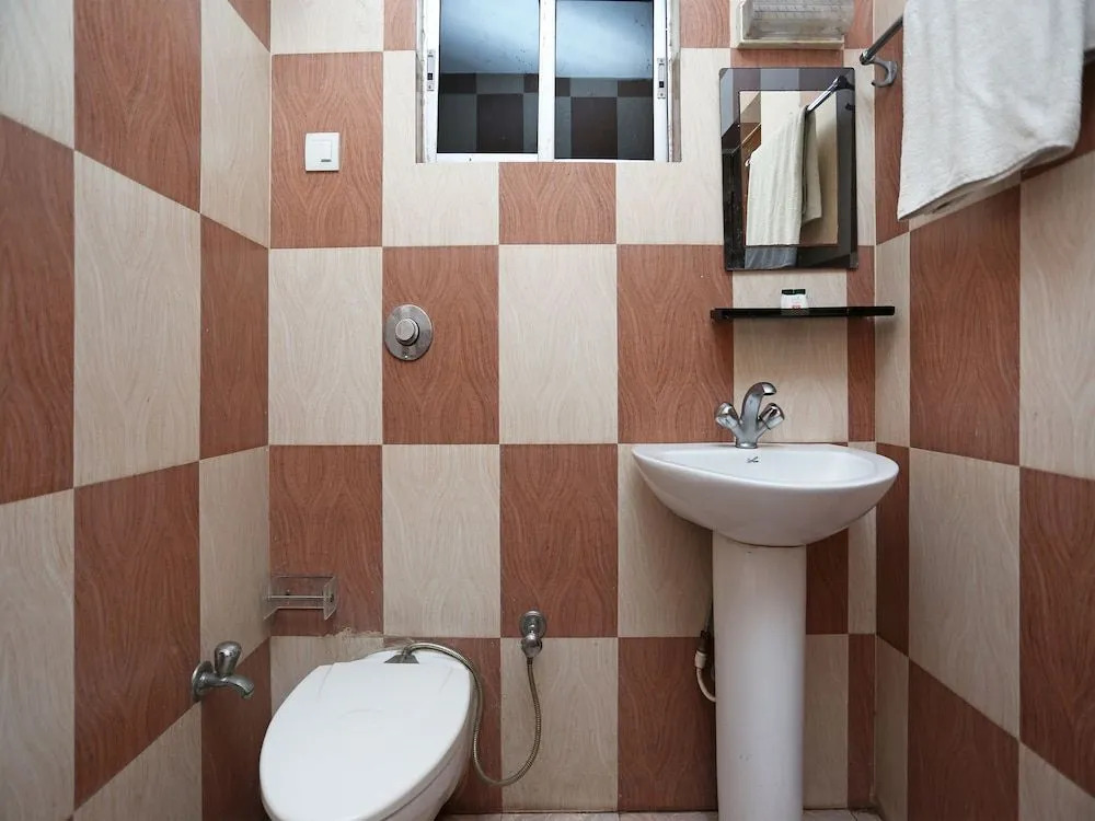 Oyo 27644 Cozycom