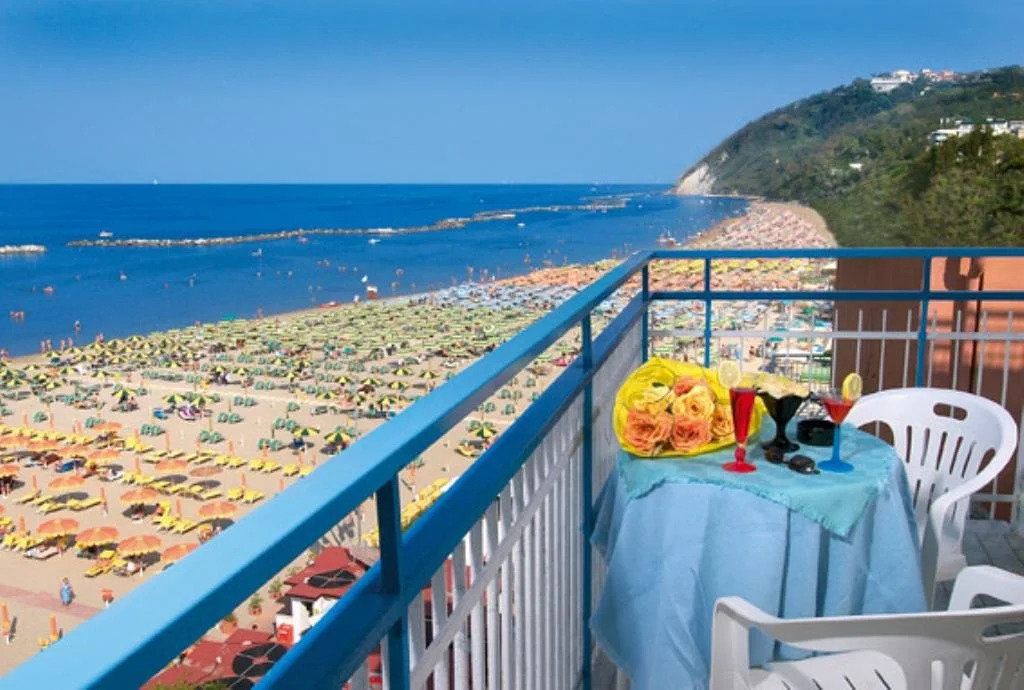 Strand Hotel