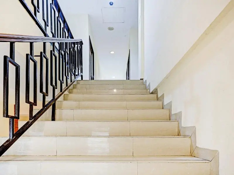 OYO 90350 Hotel Five Star 2