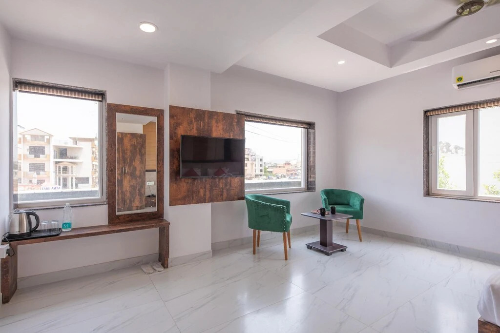 Hotel Ayu Suites