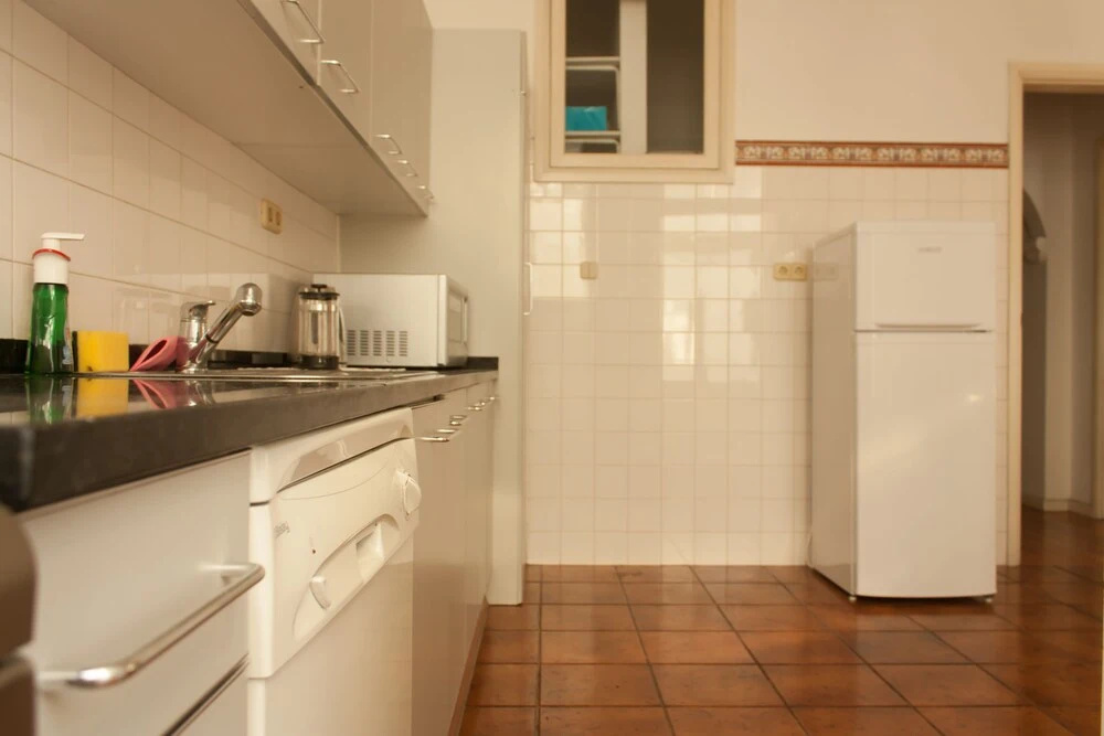 Carolina M Apartment in front of Metro