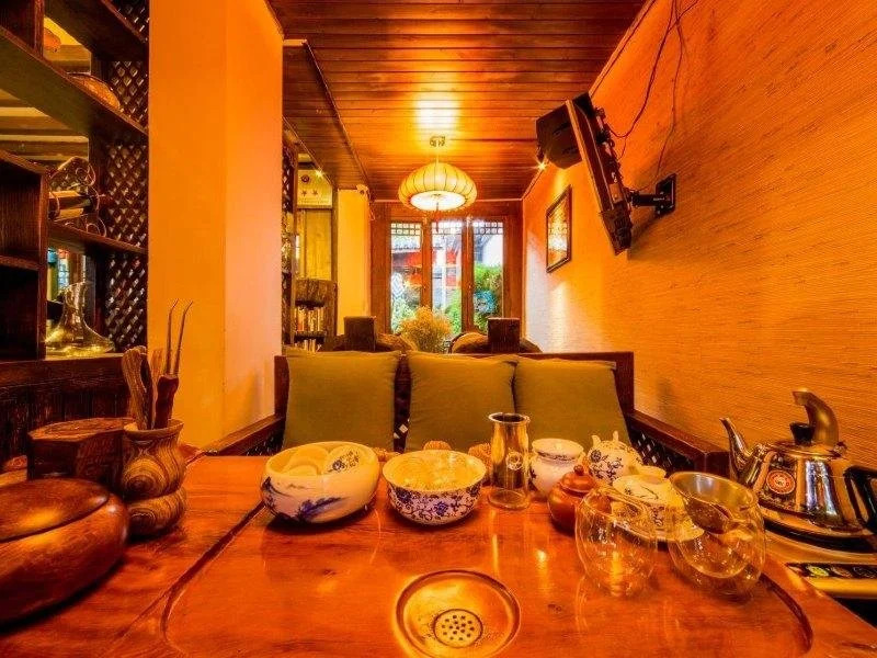 Lijiang Yunjin Yaju Courtyard Hotel