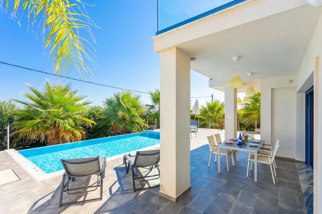 Villa Seashell Large Private Pool Walk to Beach Sea Views A C Wifi Eco-friendly - 2641