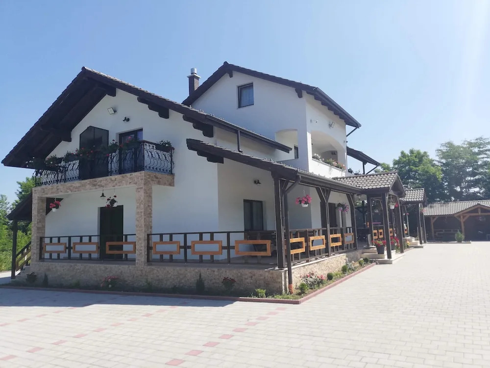 Popasul Montan - Piscina, Tenis & Vedere Munte