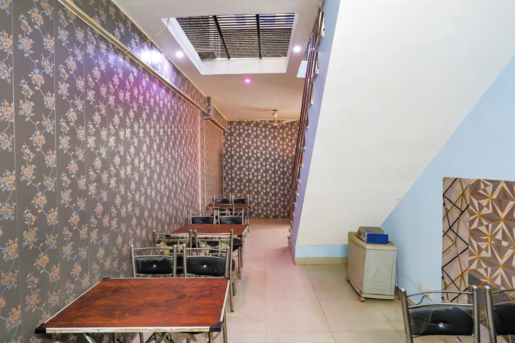 FabHotel Occazia Palace