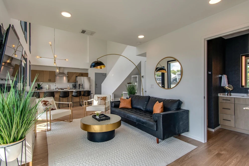 Illume Chic Music City Hideaway Huge Balcony 1 Bedroom Condo