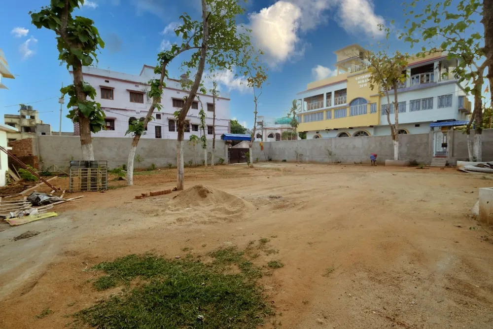 HOTEL SWASTIK "free pick up from station & airport"