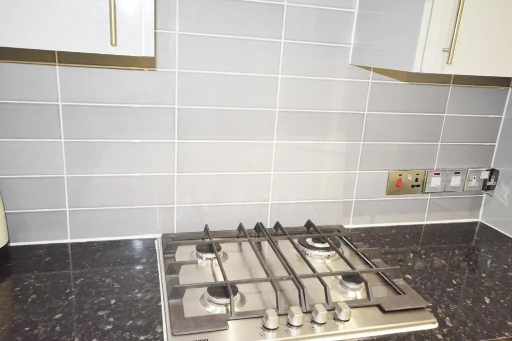 London Modern 4 Bedroom Apartment