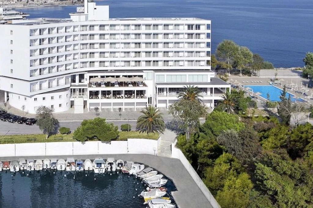 Lucy Hotel