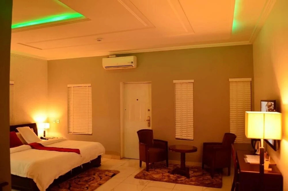 The Crib Art Hotel
