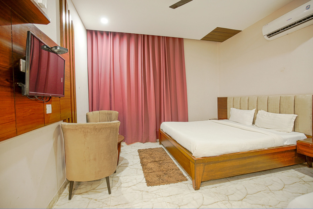 Fabhotel Stevia