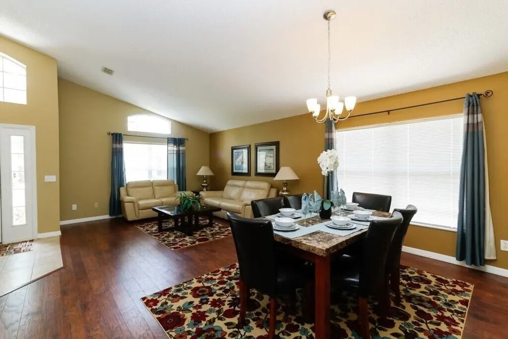 Enchanted Emerald 4 Bedroom Home by RedAwning