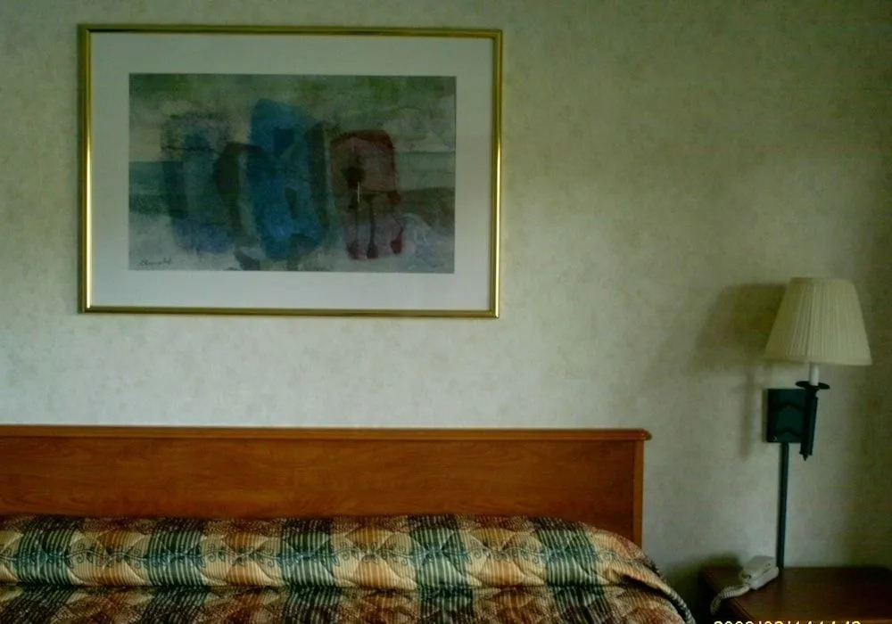 Campton Parkway Inn