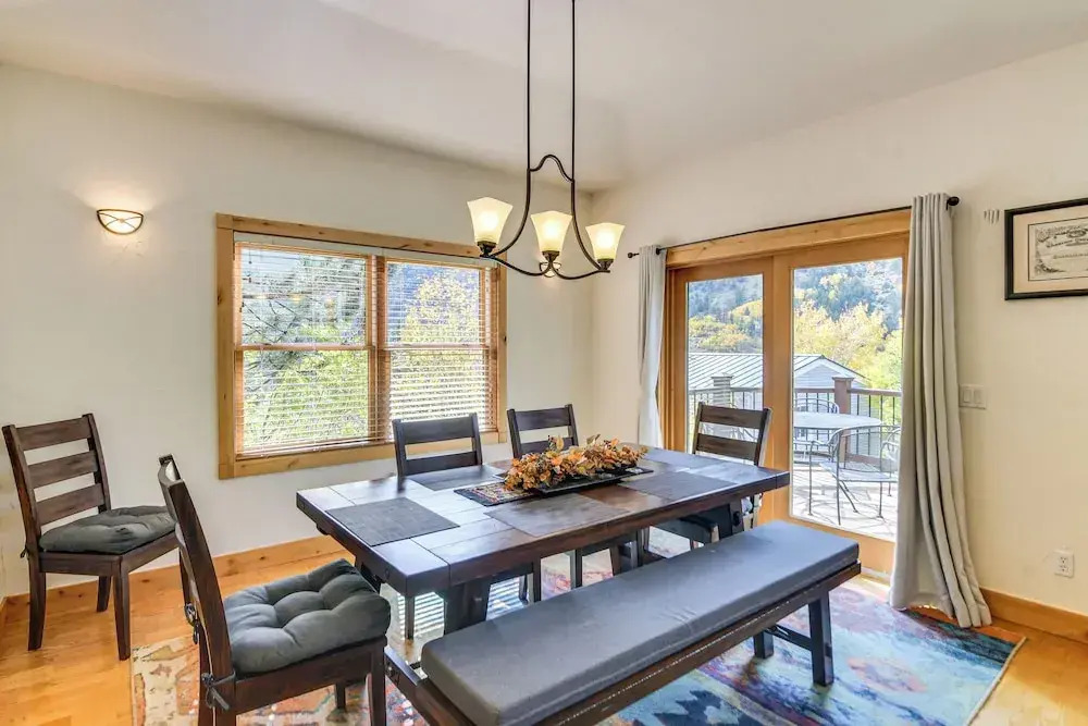 Mtn-view Cabin w/ Private Hot Tub in Georgetown!