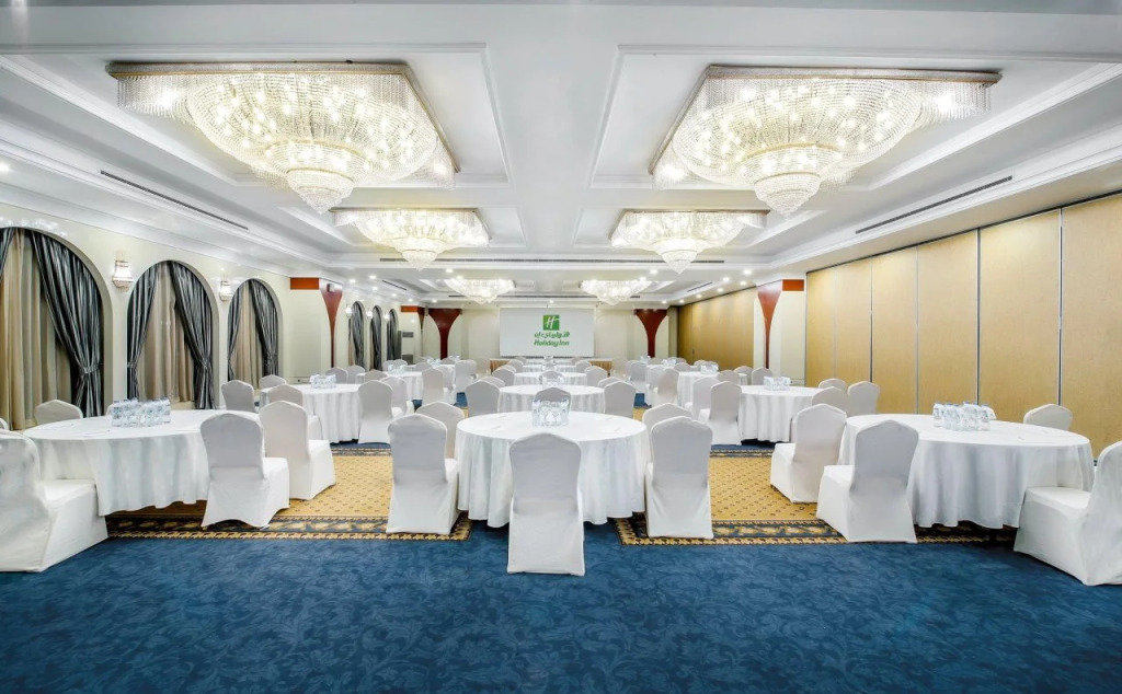 Sunday Hotel Holiday International Dubai