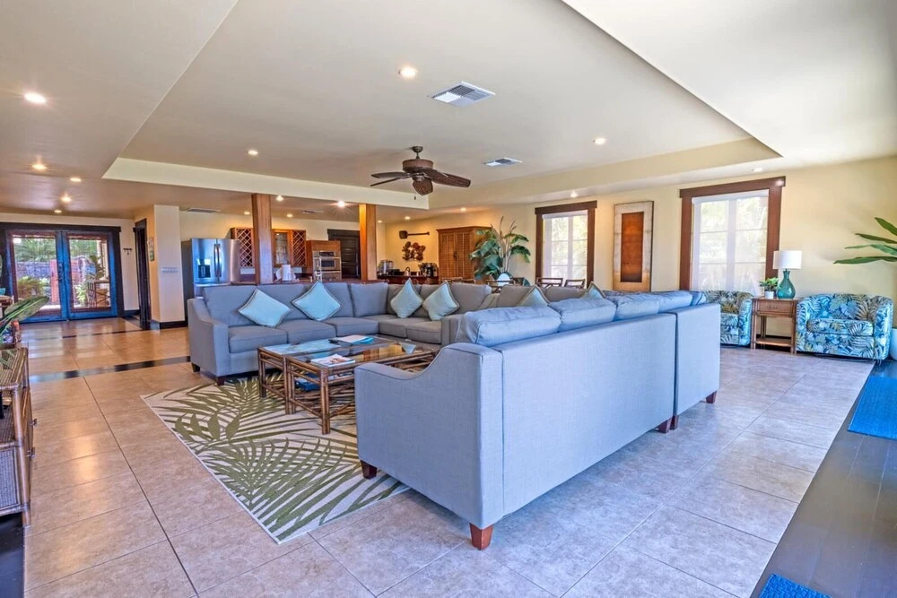 K B M Resorts- Hale-1470 Presidential 3bd, 3ba Beach-front Estate, A/c, Private Yard!