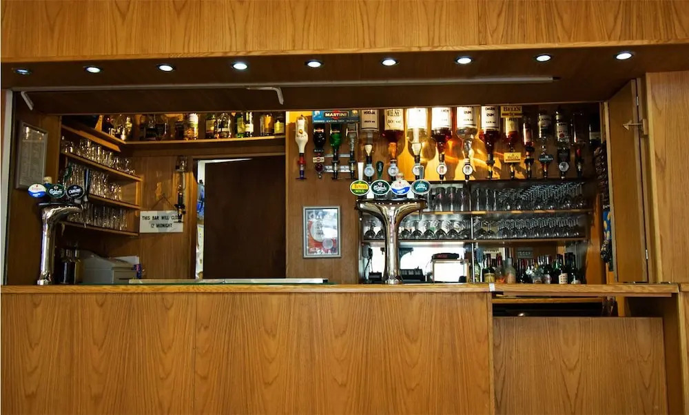 Evans Hotel