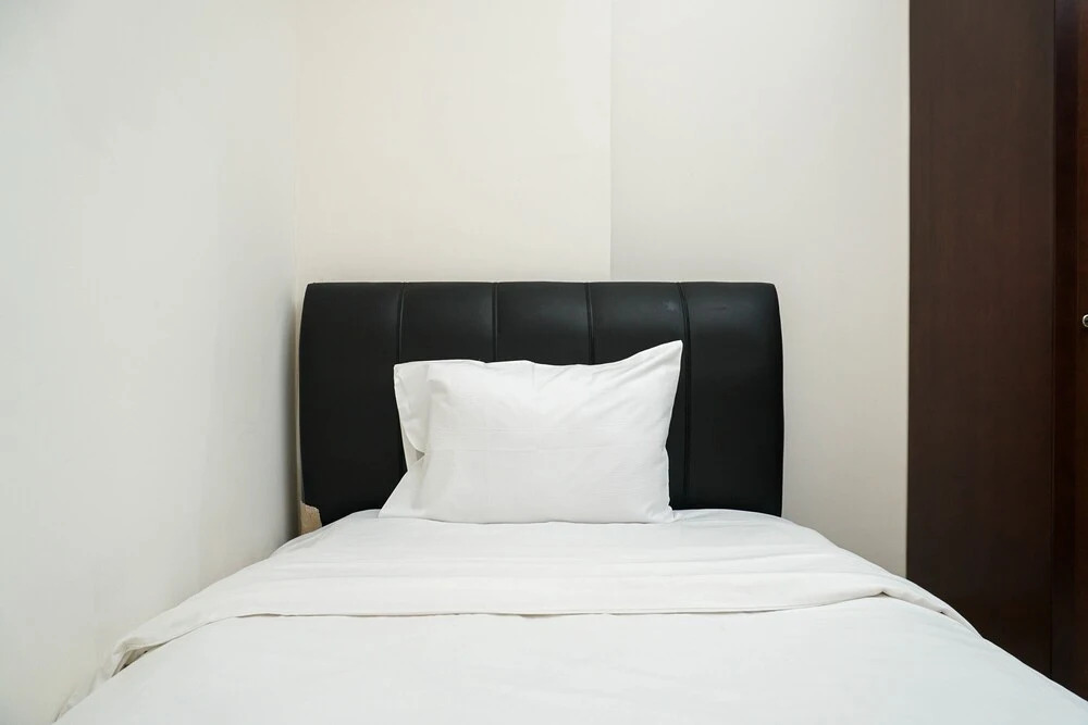 Simply Furnished 2BR Apartment at Puri Park View