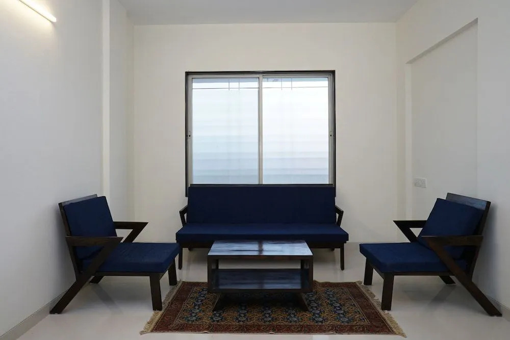 OYO 23670 Hotel Resonare Residency