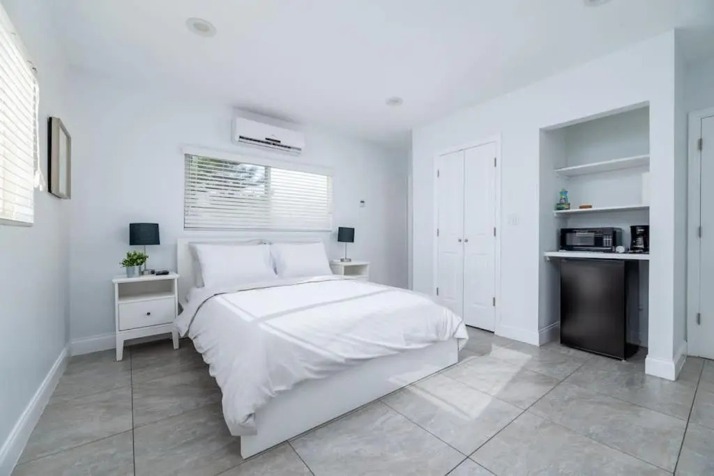 Bayshore Breeze 10 - Fort Lauderdale Beach