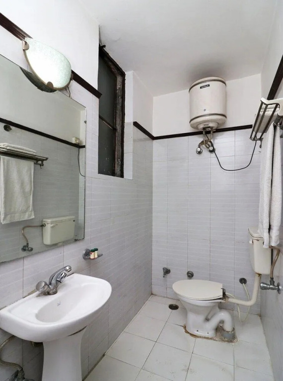 OYO 24788 Hotel Samrat